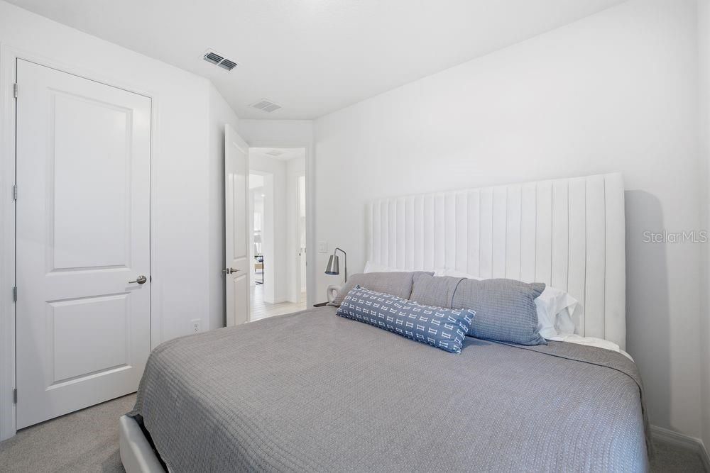 合同活跃: $454,999 (3 贝兹, 2 浴室, 2055 平方英尺)