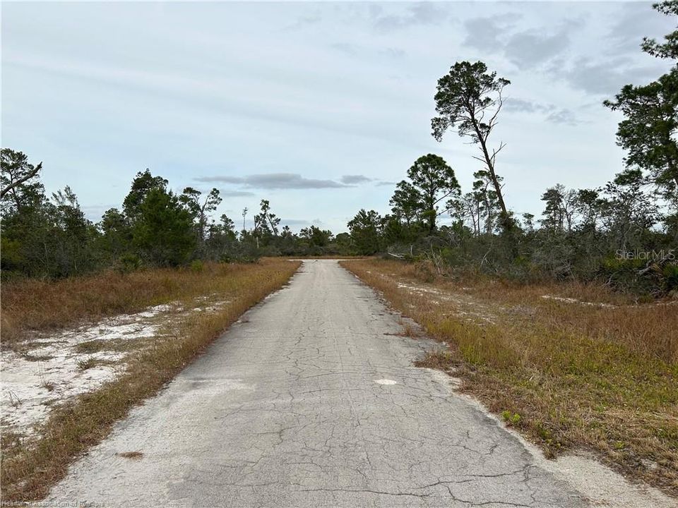 待售: $29,900 (0.55 acres)