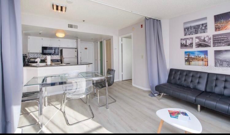 待售: $95,000 (1 贝兹, 1 浴室, 546 平方英尺)