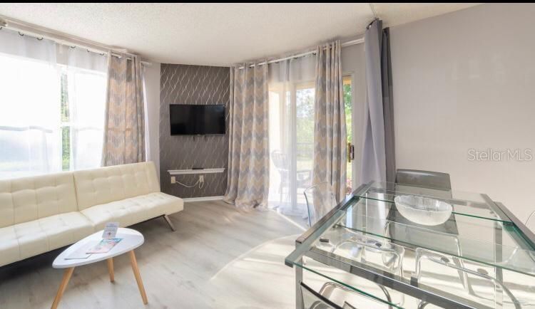 待售: $95,000 (1 贝兹, 1 浴室, 546 平方英尺)