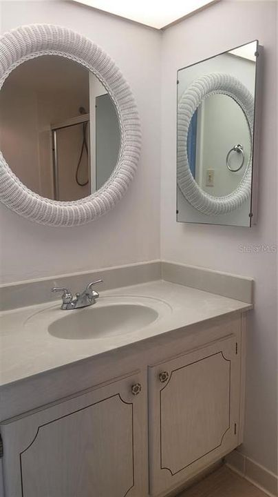 合同活跃: $2,200 (3 贝兹, 2 浴室, 1650 平方英尺)