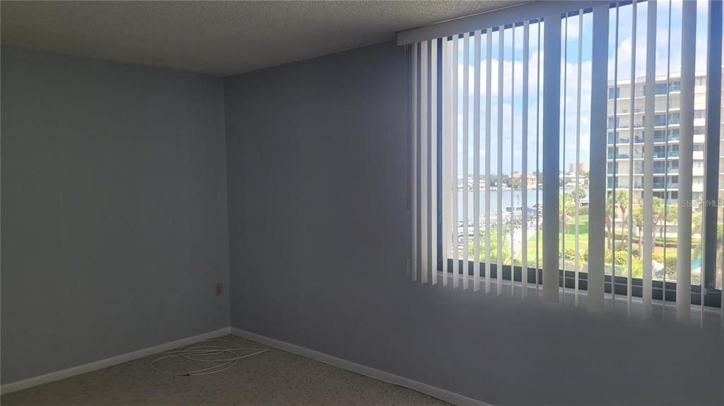 合同活跃: $2,200 (3 贝兹, 2 浴室, 1650 平方英尺)