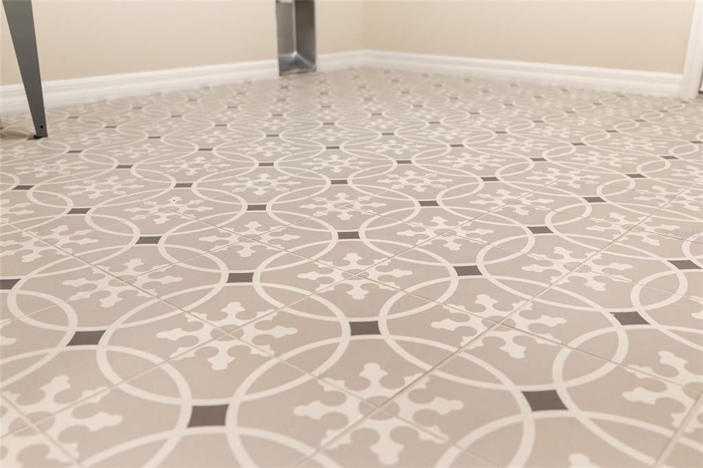 合同活跃: $421,600 (3 贝兹, 2 浴室, 2294 平方英尺)