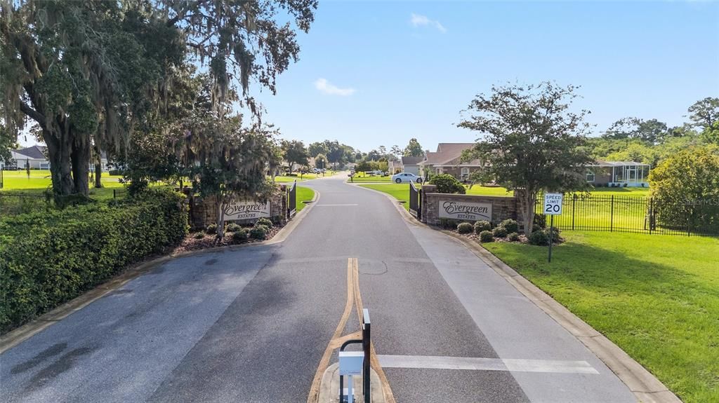 合同活跃: $421,600 (3 贝兹, 2 浴室, 2294 平方英尺)