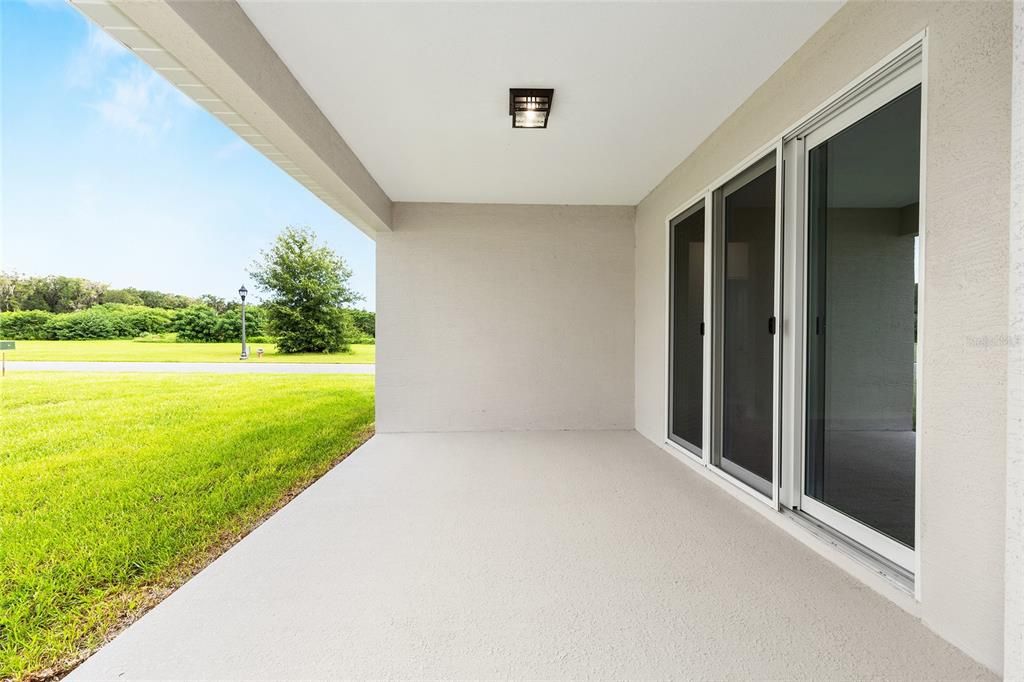 合同活跃: $421,600 (3 贝兹, 2 浴室, 2294 平方英尺)