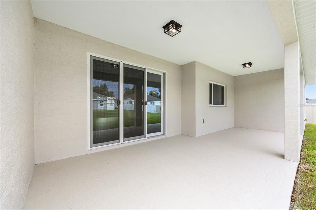 合同活跃: $421,600 (3 贝兹, 2 浴室, 2294 平方英尺)