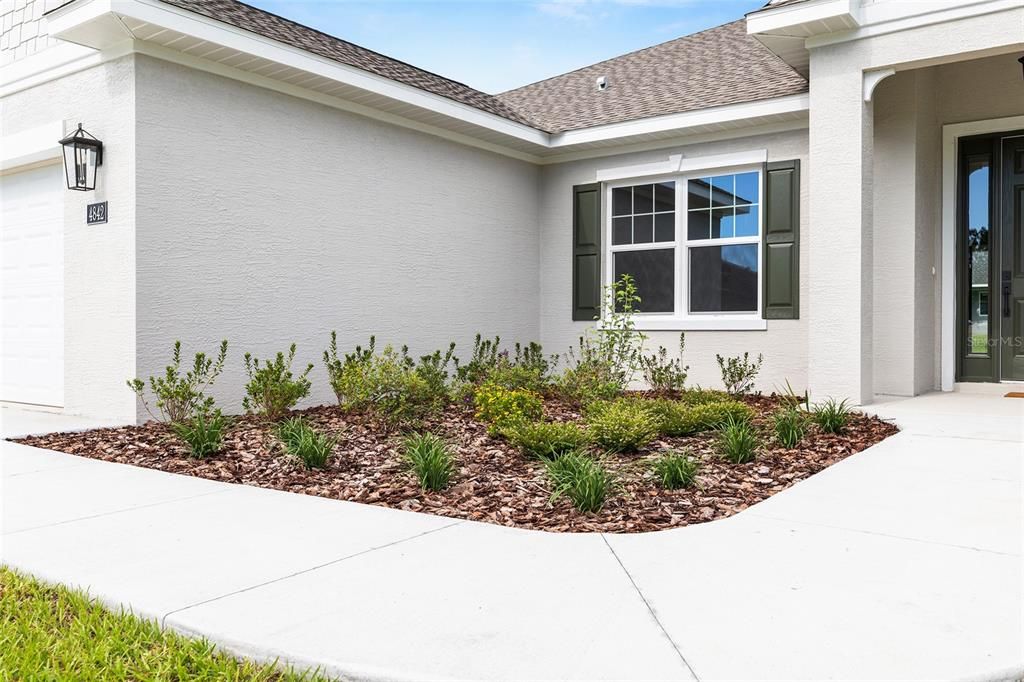 合同活跃: $421,600 (3 贝兹, 2 浴室, 2294 平方英尺)