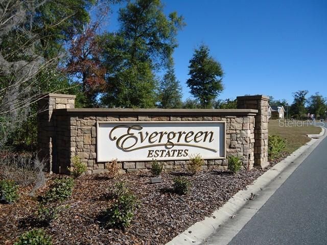 合同活跃: $421,600 (3 贝兹, 2 浴室, 2294 平方英尺)