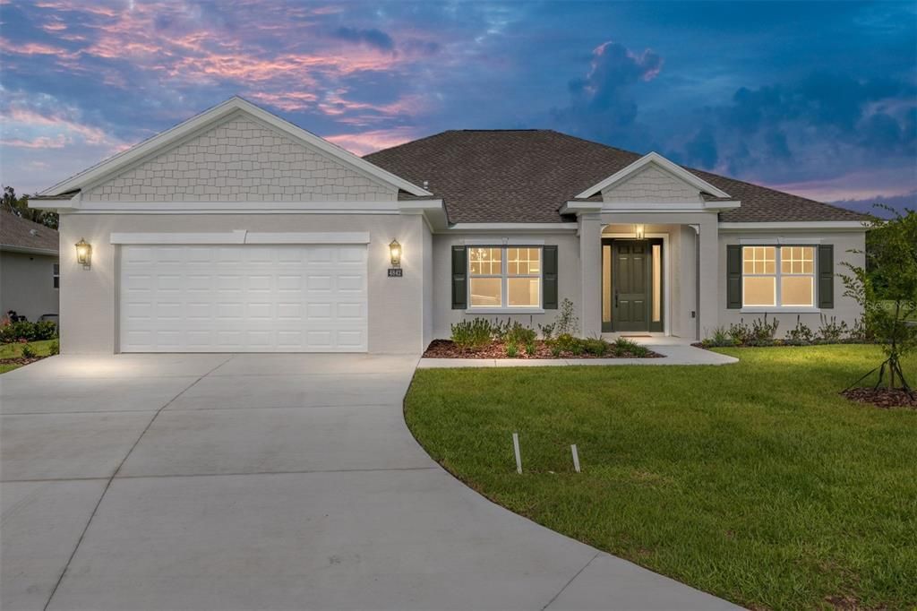 合同活跃: $421,600 (3 贝兹, 2 浴室, 2294 平方英尺)