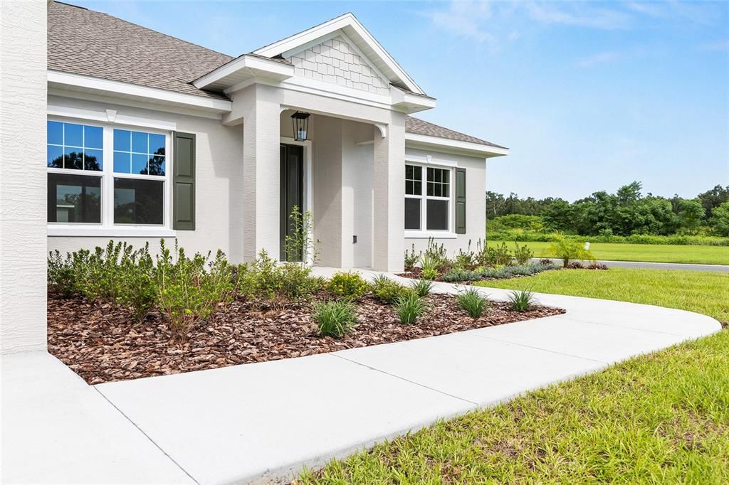 合同活跃: $421,600 (3 贝兹, 2 浴室, 2294 平方英尺)