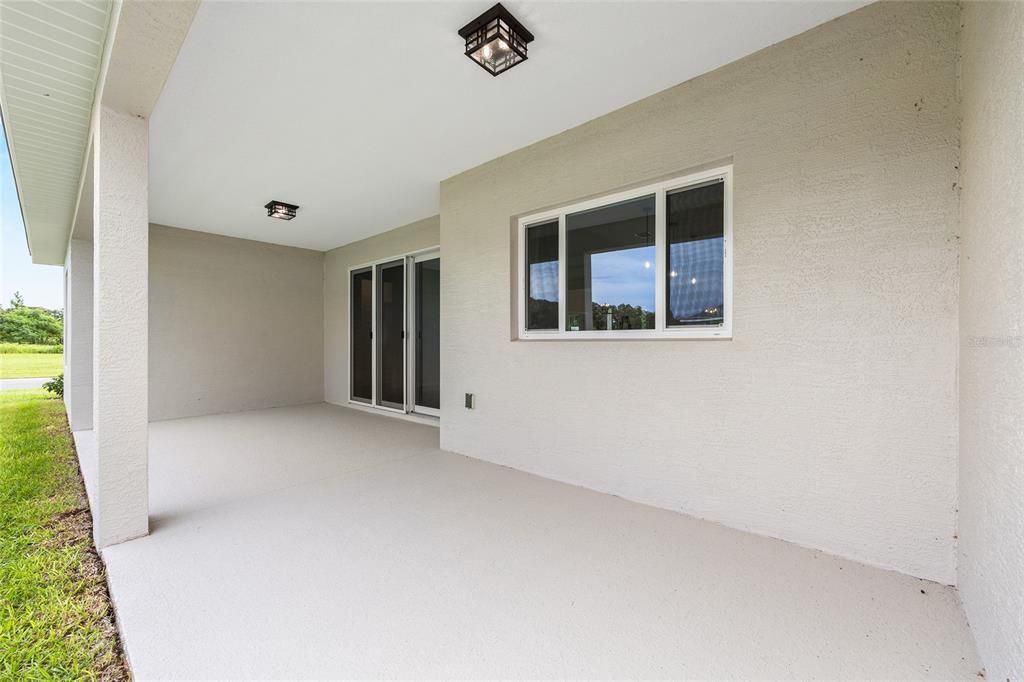 合同活跃: $421,600 (3 贝兹, 2 浴室, 2294 平方英尺)