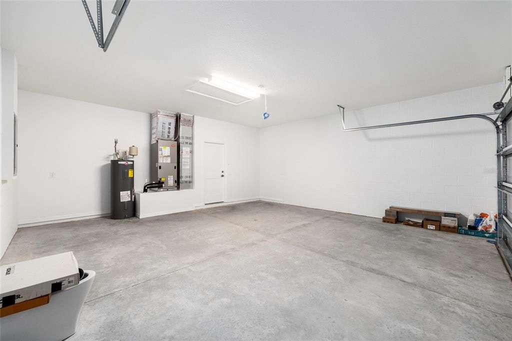 合同活跃: $421,600 (3 贝兹, 2 浴室, 2294 平方英尺)