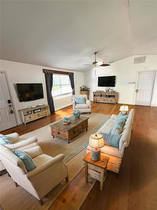 En Venta: $185,000 (2 camas, 2 baños, 1211 Pies cuadrados)