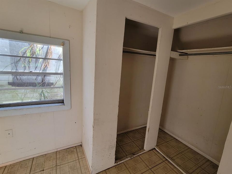 Recently Rented: $600 (2 beds, 1 baths, 864 Square Feet)