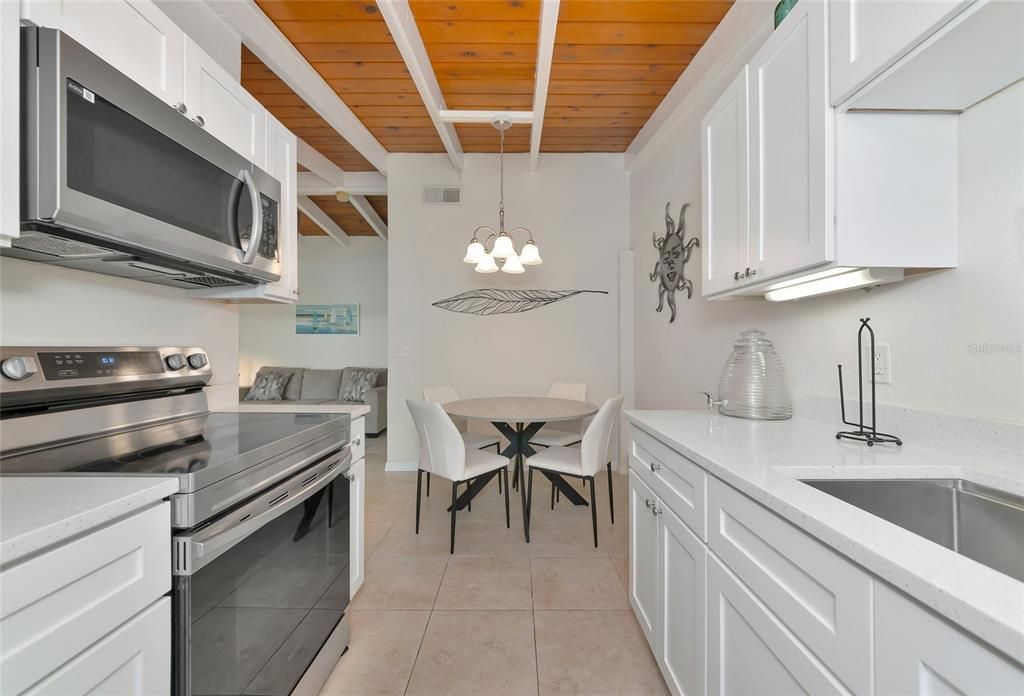 На продажу: $600,000 (1 спален, 1 ванн, 600 Квадратных фут)