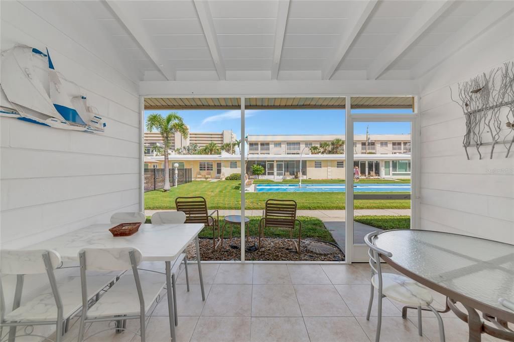 На продажу: $600,000 (1 спален, 1 ванн, 600 Квадратных фут)