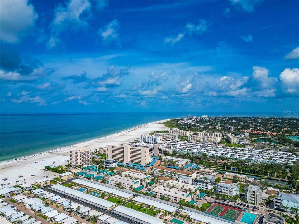 На продажу: $600,000 (1 спален, 1 ванн, 600 Квадратных фут)