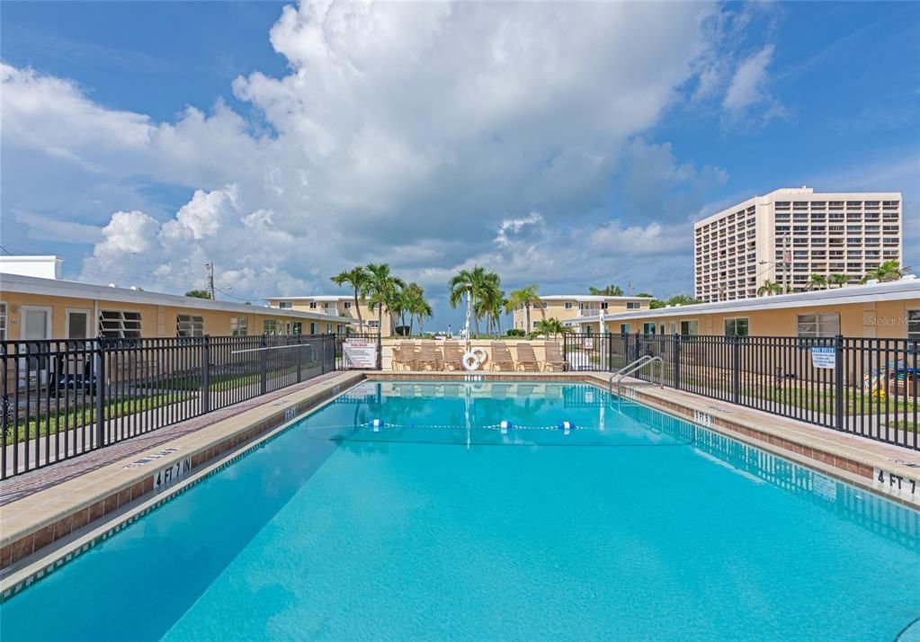 На продажу: $600,000 (1 спален, 1 ванн, 600 Квадратных фут)