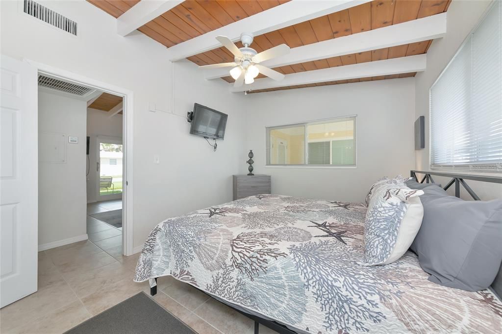 На продажу: $600,000 (1 спален, 1 ванн, 600 Квадратных фут)