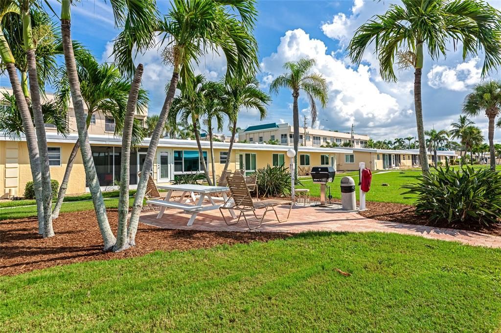 На продажу: $600,000 (1 спален, 1 ванн, 600 Квадратных фут)