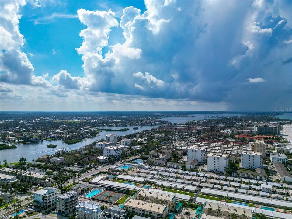 На продажу: $600,000 (1 спален, 1 ванн, 600 Квадратных фут)