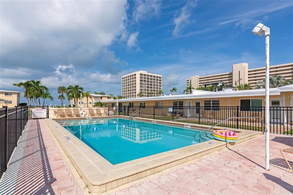 На продажу: $600,000 (1 спален, 1 ванн, 600 Квадратных фут)