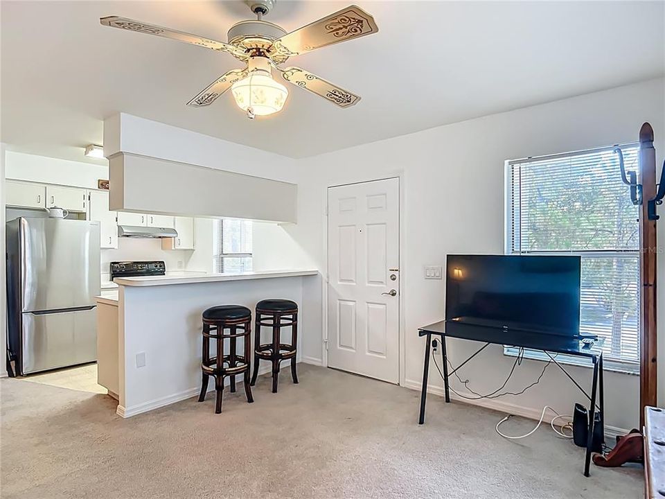 待售: $99,000 (1 贝兹, 1 浴室, 616 平方英尺)