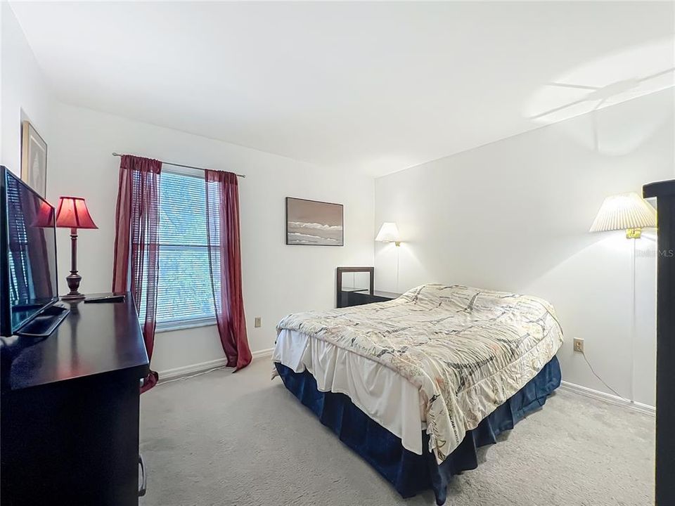 待售: $99,000 (1 贝兹, 1 浴室, 616 平方英尺)