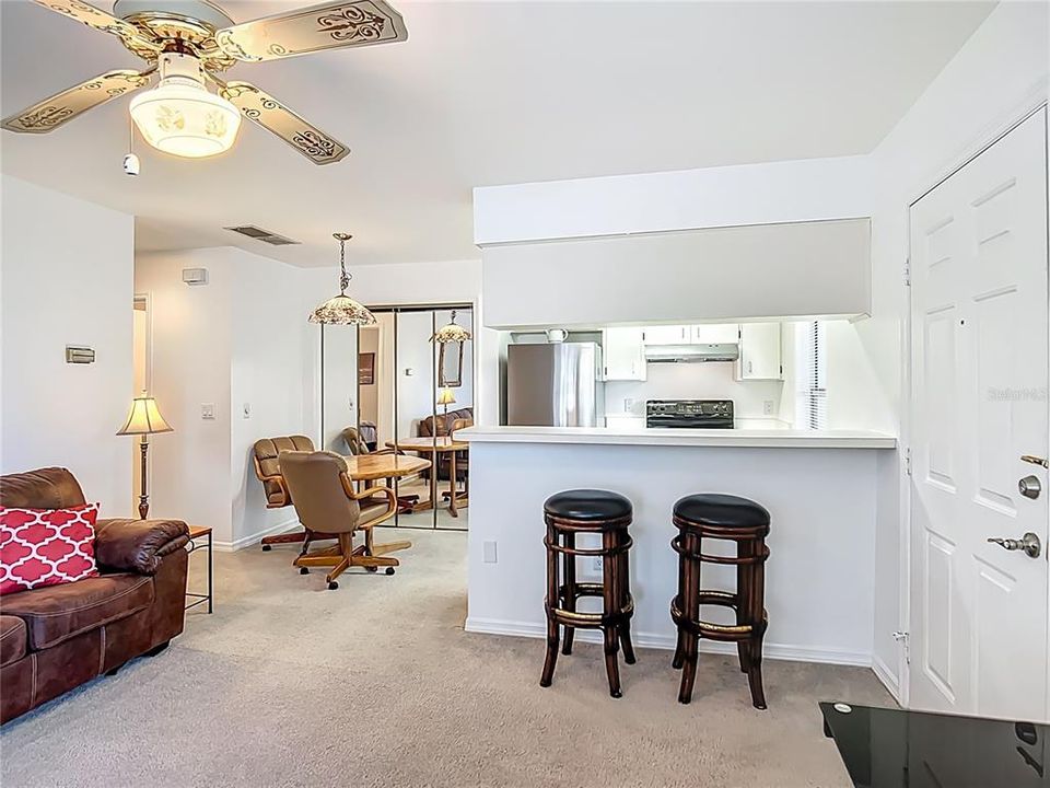 待售: $99,000 (1 贝兹, 1 浴室, 616 平方英尺)