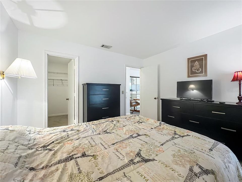 待售: $99,000 (1 贝兹, 1 浴室, 616 平方英尺)