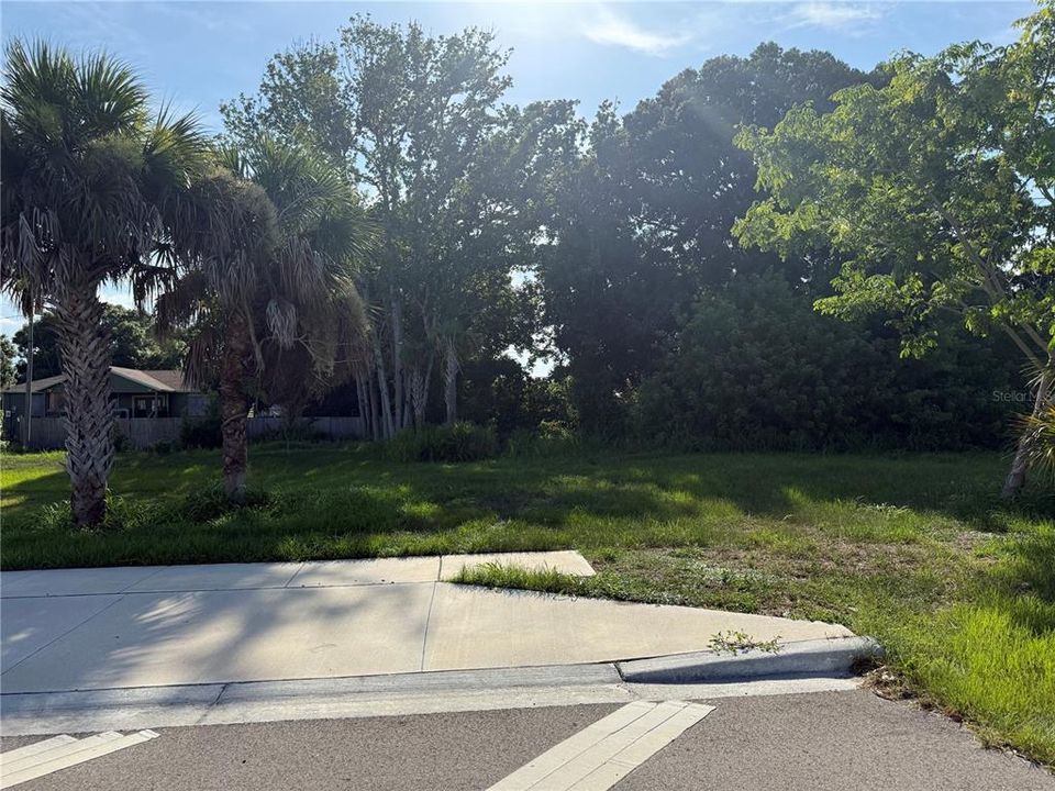 待售: $85,000 (0.19 acres)