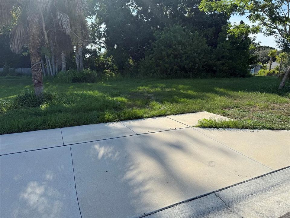 待售: $85,000 (0.19 acres)