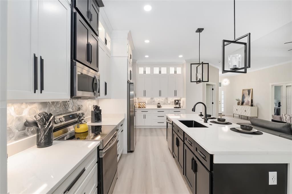 Active With Contract: $625,707 (4 beds, 2 baths, 2023 Square Feet)