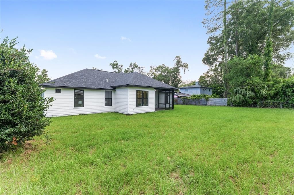 Active With Contract: $625,707 (4 beds, 2 baths, 2023 Square Feet)