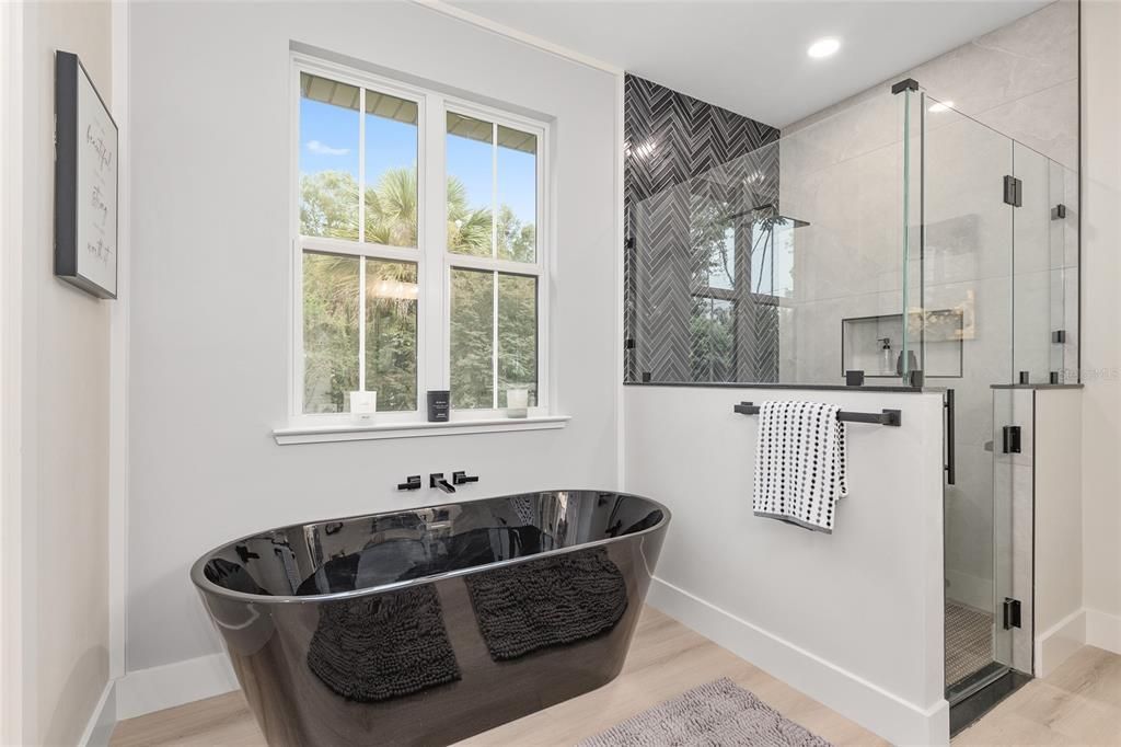 Active With Contract: $625,707 (4 beds, 2 baths, 2023 Square Feet)