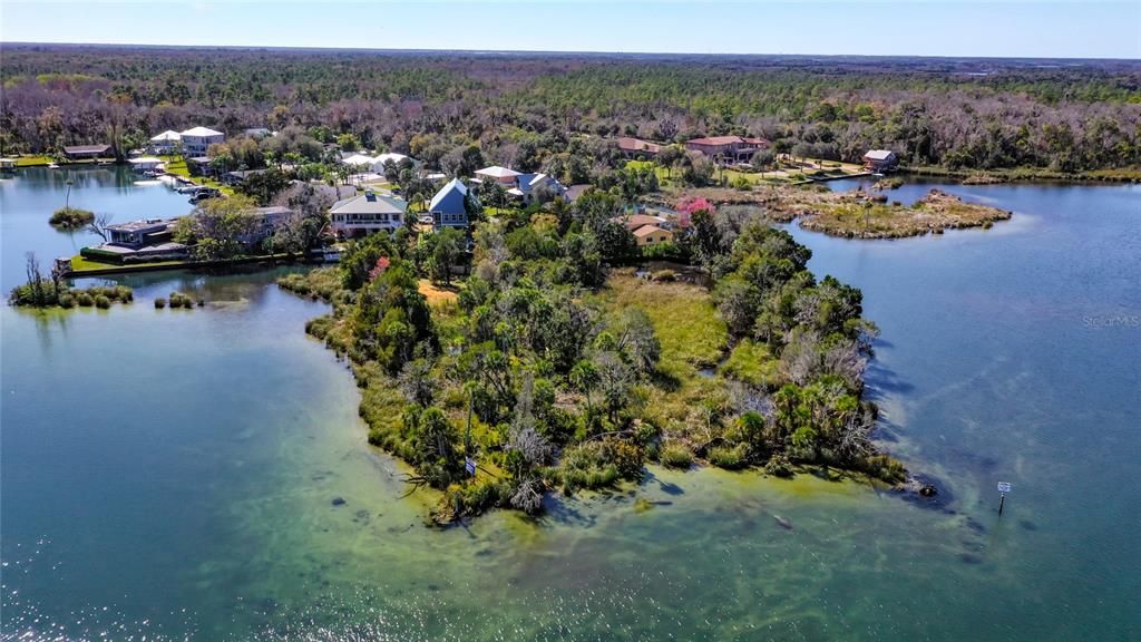 На продажу: $785,000 (3.23 acres)