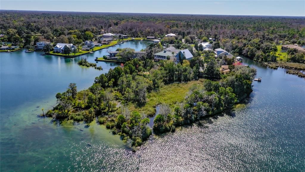 На продажу: $785,000 (3.23 acres)