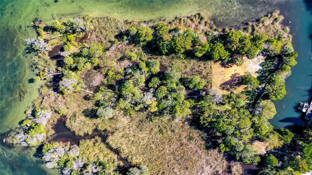 На продажу: $785,000 (3.23 acres)