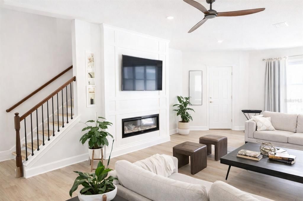 Activo con contrato: $715,000 (5 camas, 4 baños, 3304 Pies cuadrados)