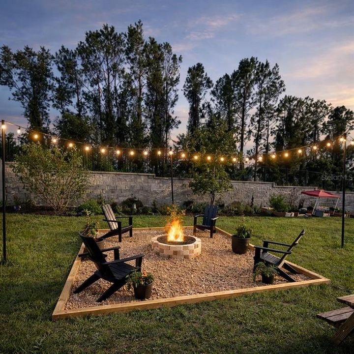 Activo con contrato: $715,000 (5 camas, 4 baños, 3304 Pies cuadrados)