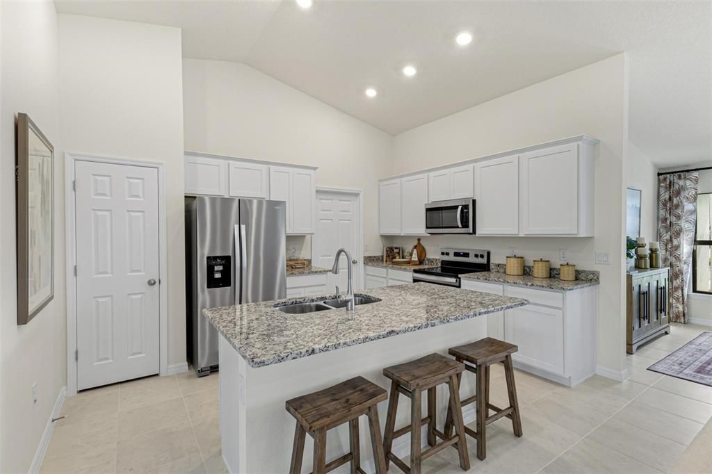Active With Contract: $322,990 (4 beds, 2 baths, 1829 Square Feet)