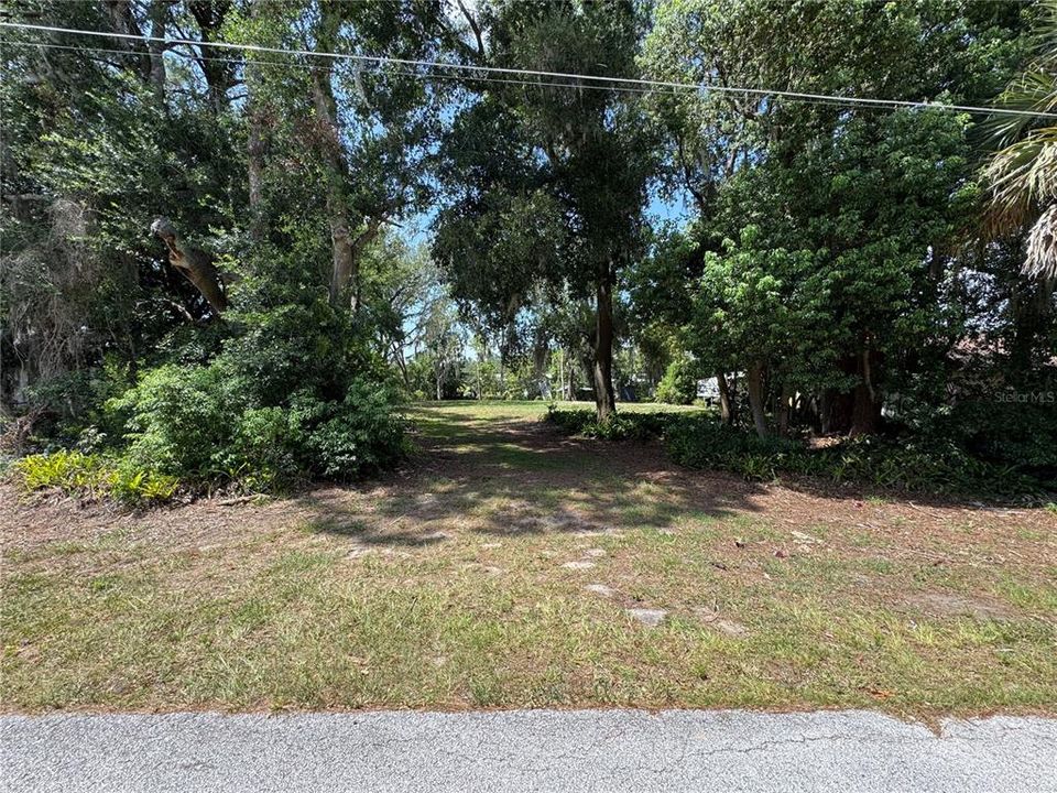 待售: $120,000 (0.41 acres)