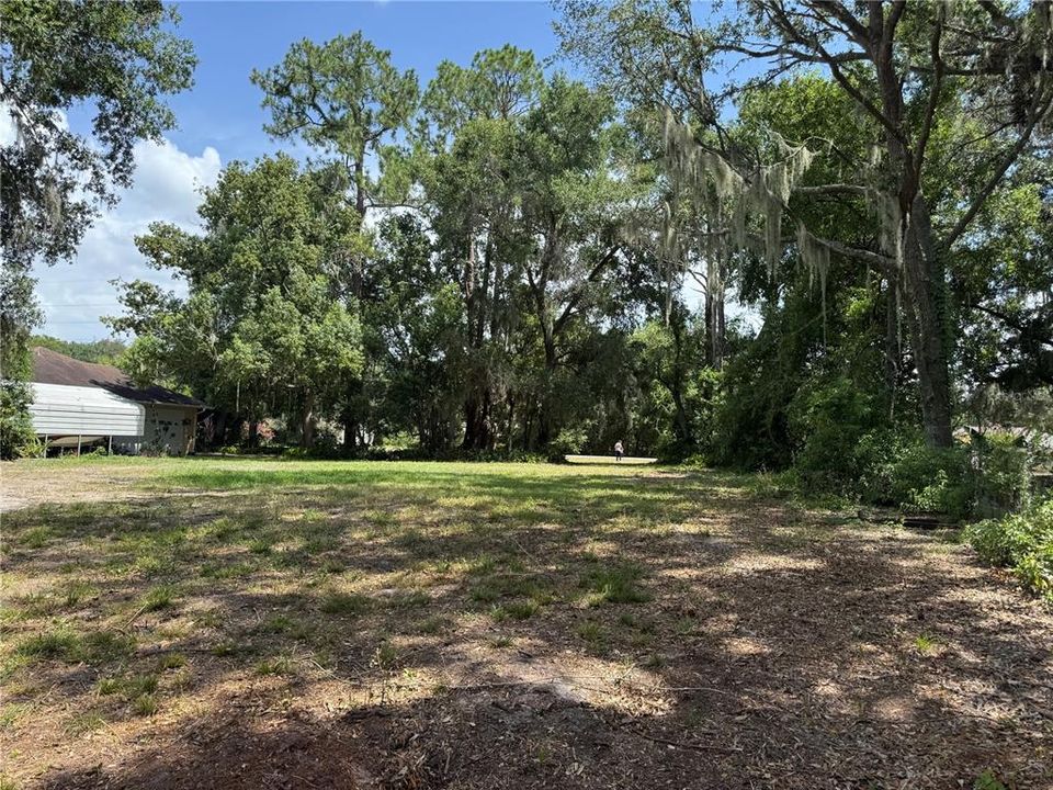 待售: $120,000 (0.41 acres)