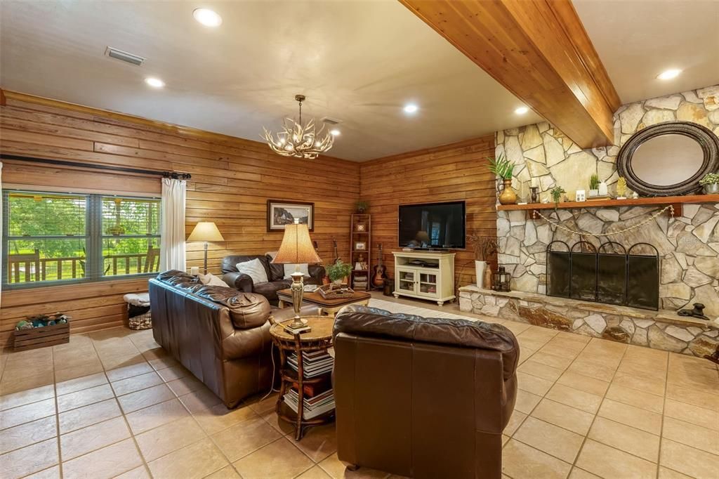 For Sale: $892,100 (5 beds, 5 baths, 4800 Square Feet)