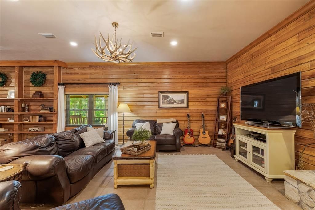 For Sale: $892,100 (5 beds, 5 baths, 4800 Square Feet)