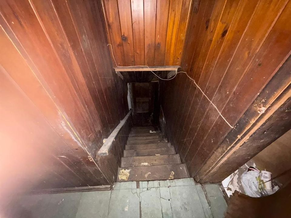 Activo con contrato: $30,000 (4 camas, 2 baños, 2712 Pies cuadrados)