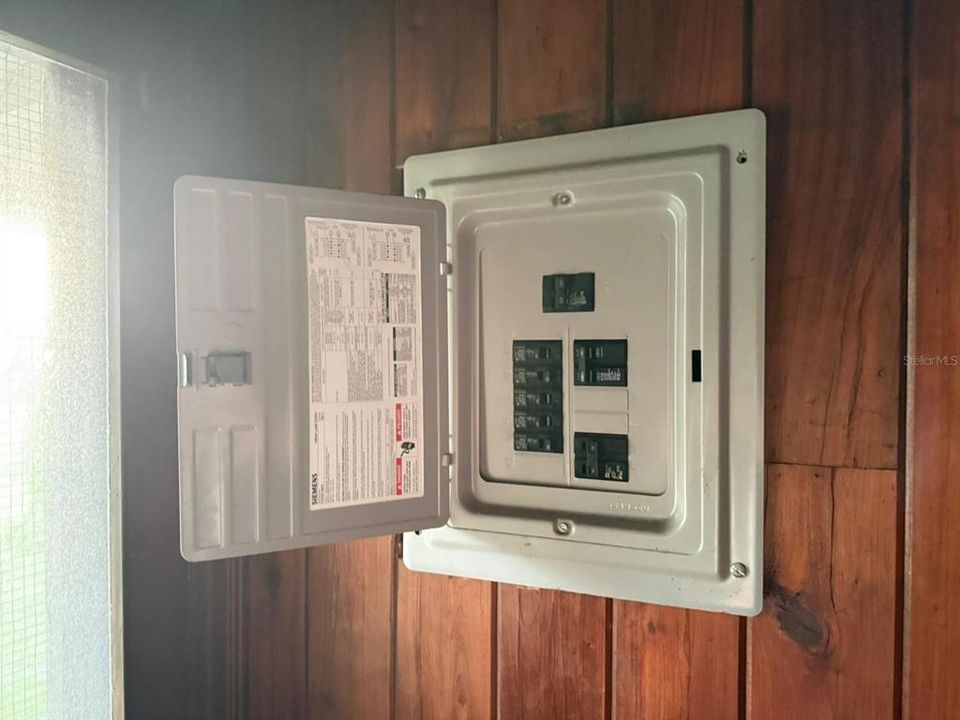 Activo con contrato: $30,000 (4 camas, 2 baños, 2712 Pies cuadrados)