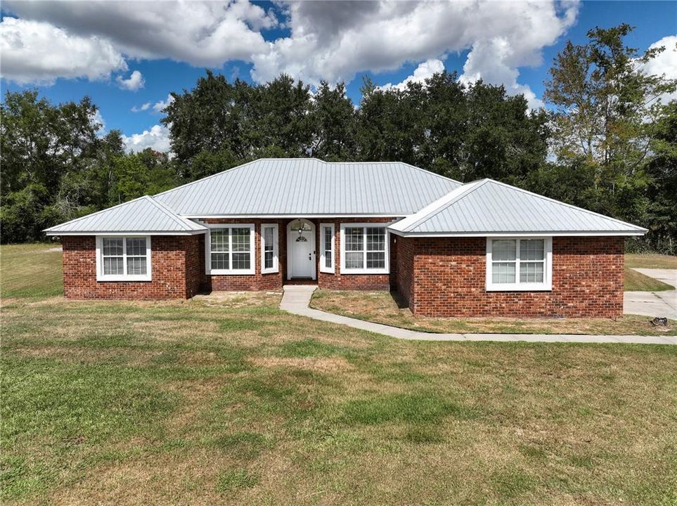 待售: $370,000 (4 贝兹, 2 浴室, 2221 平方英尺)