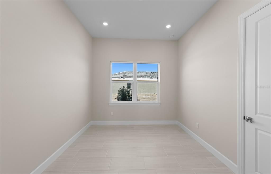Под контрактом: $499,990 (2 спален, 2 ванн, 2107 Квадратных фут)