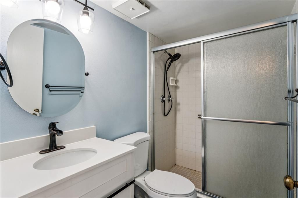 В аренду: $1,600 (2 спален, 2 ванн, 979 Квадратных фут)